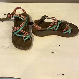 Women’s chacos size 8. No price tag. Never been worn
